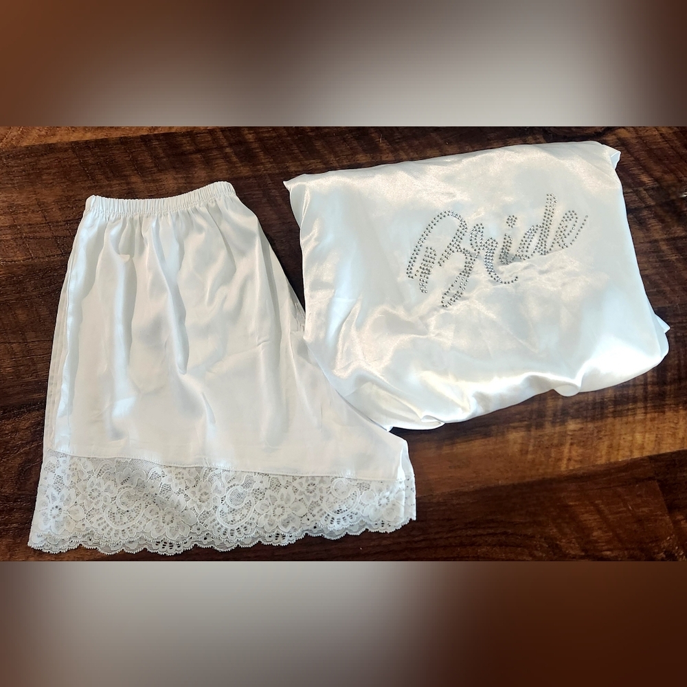 Elegant White Bridal Sleepwear Set